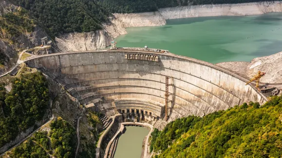 Energía renovable, mismo con bajas puntuales, consolida crecimiento semestral en ALC